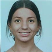 Me defino como una persona responsable, cercana y comprometida con el aprendizaje de mis alumnos. Soy paciente, me adapto al ritmo